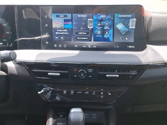 New 2026 Nissan Kicks SR w/ Cold Weather Package FWD image 18