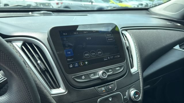 Used 2025 Chevrolet Malibu LS FWD image 19