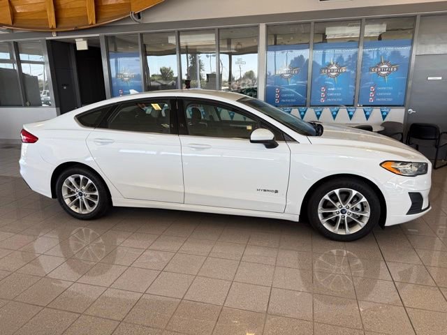 Used 2019 Ford Fusion SE FWD image 2