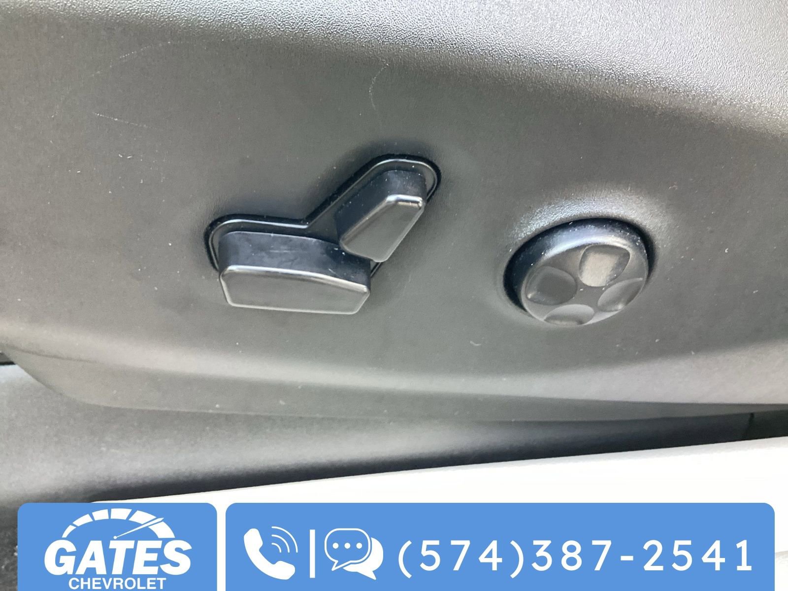 Used 2024 Chrysler Pacifica Touring-L image 19