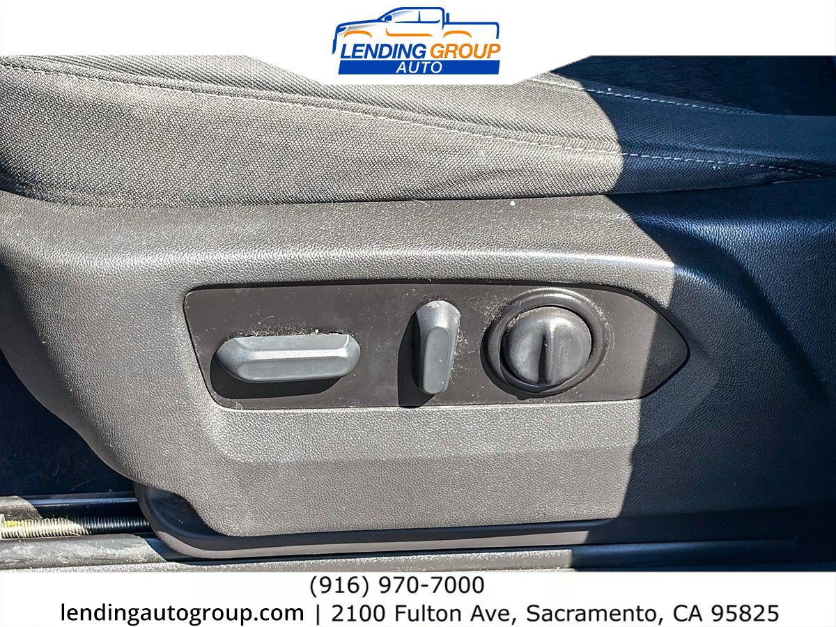 Used 2022 Chevrolet Silverado 1500 LT w/ Safety Package AWD/4WD image 20