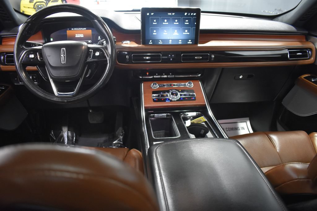 Used 2021 Lincoln Aviator Reserve w/ Equipment Group 210A AWD/4WD image 13