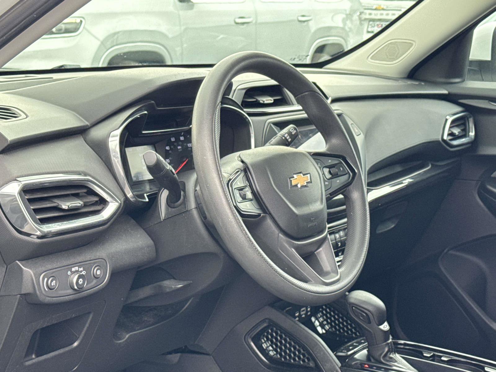 Used 2022 Chevrolet TrailBlazer LT image 10