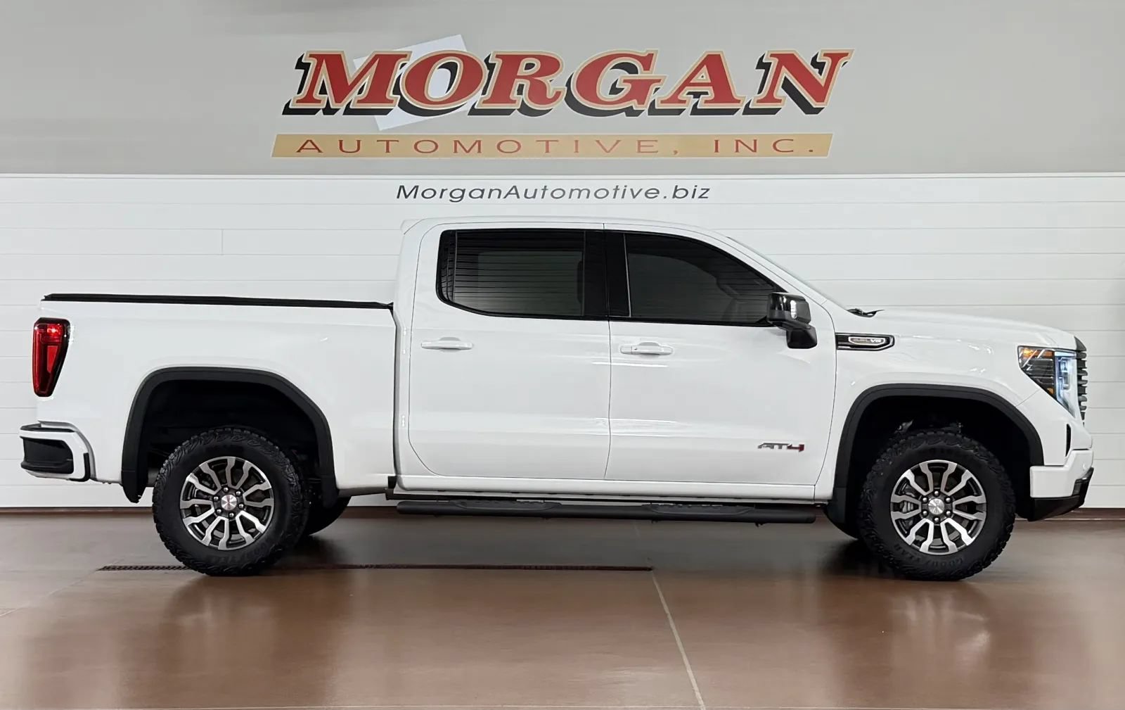 Used 2023 GMC Sierra 1500 AT4 w/ AT4 Preferred Package AWD/4WD image 2