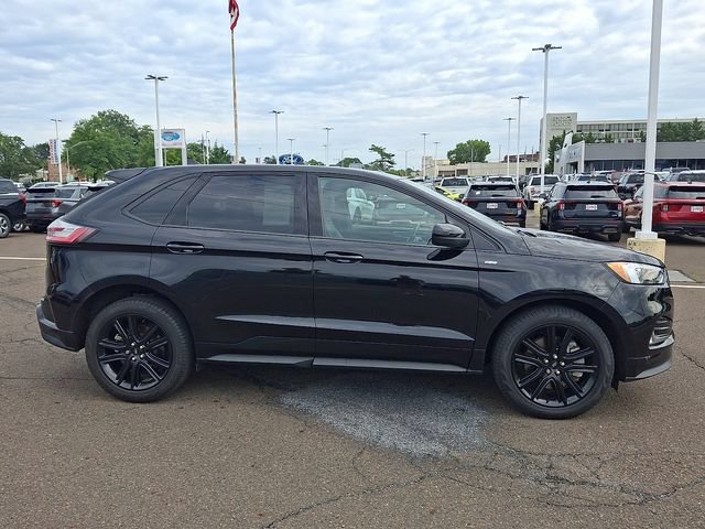 Certified 2024 Ford Edge ST-Line AWD/4WD image 7