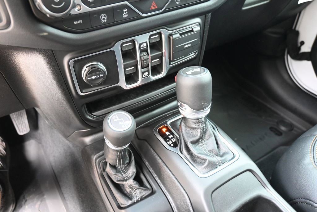 New 2026 Jeep Wrangler Unlimited Sahara AWD/4WD image 12