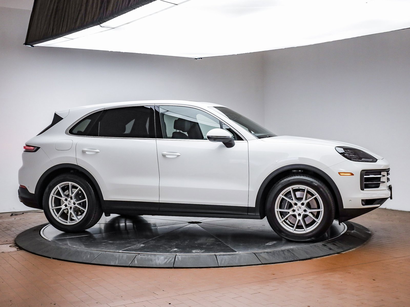 Used 2025 Porsche Cayenne image 15