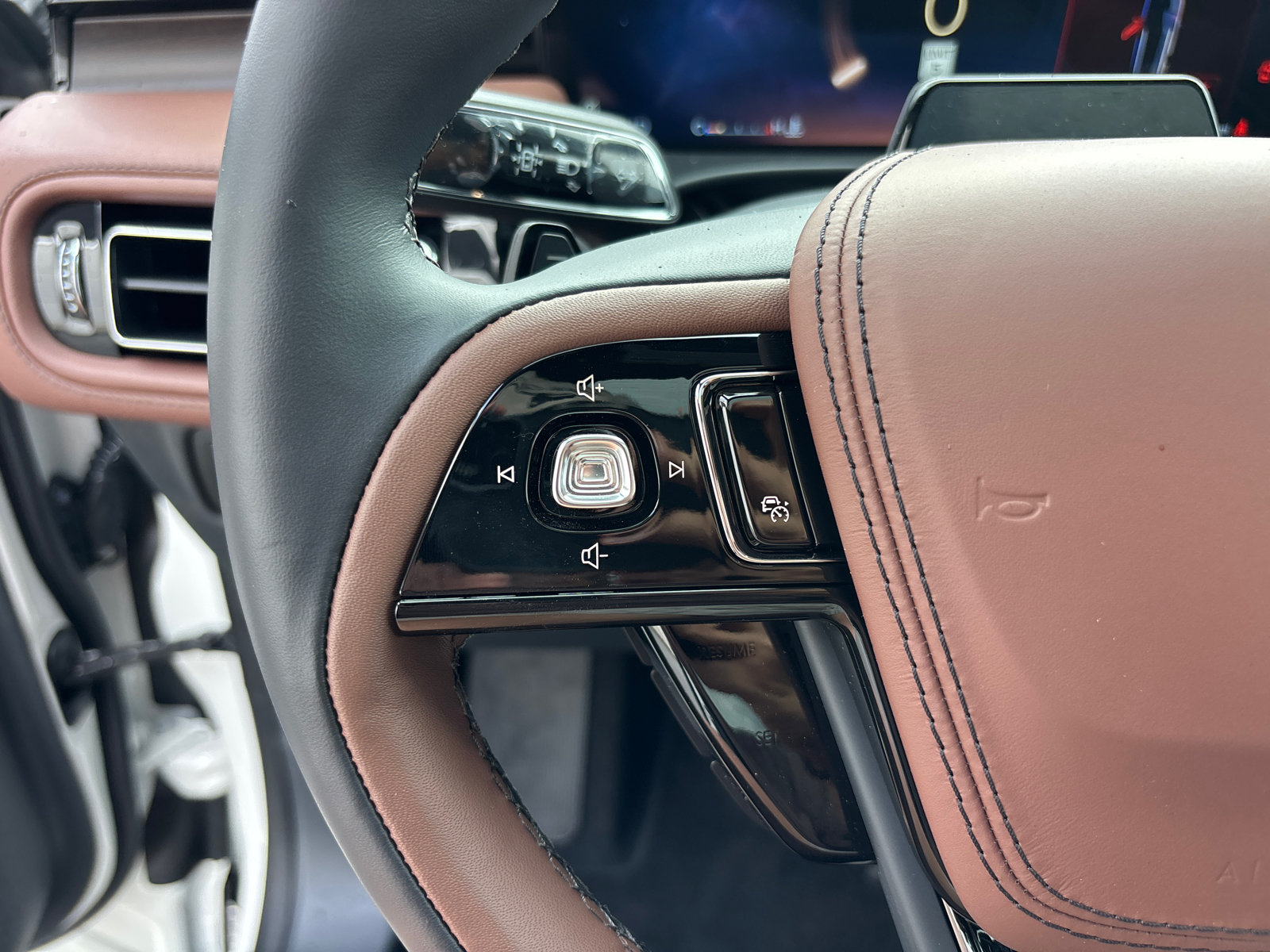 New 2026 Lincoln Aviator Reserve AWD/4WD image 17