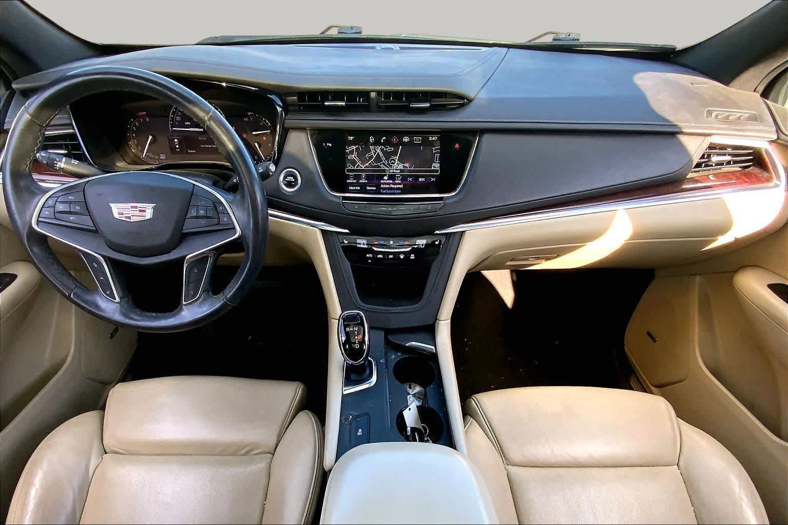 Used 2017 Cadillac XT5 Luxury w/ Driver Awareness Package FWD image 16