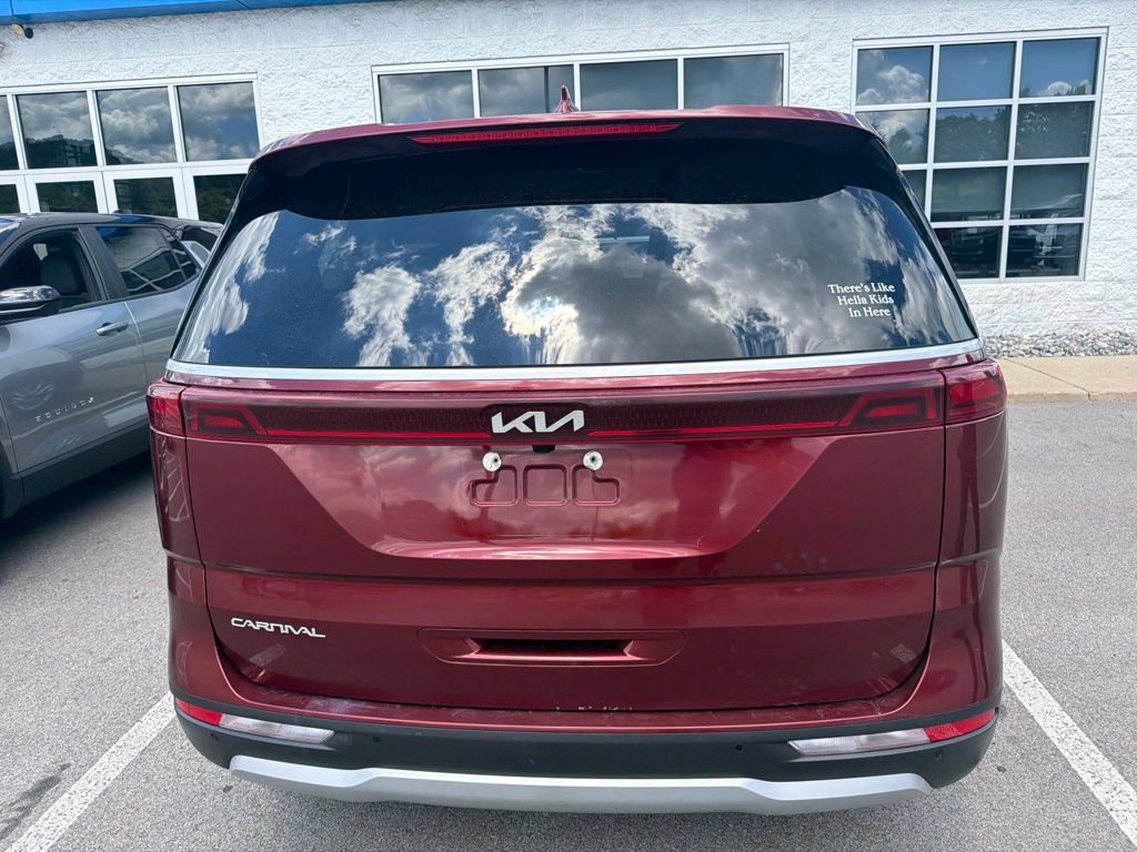 Used 2023 Kia Carnival LX FWD image 5