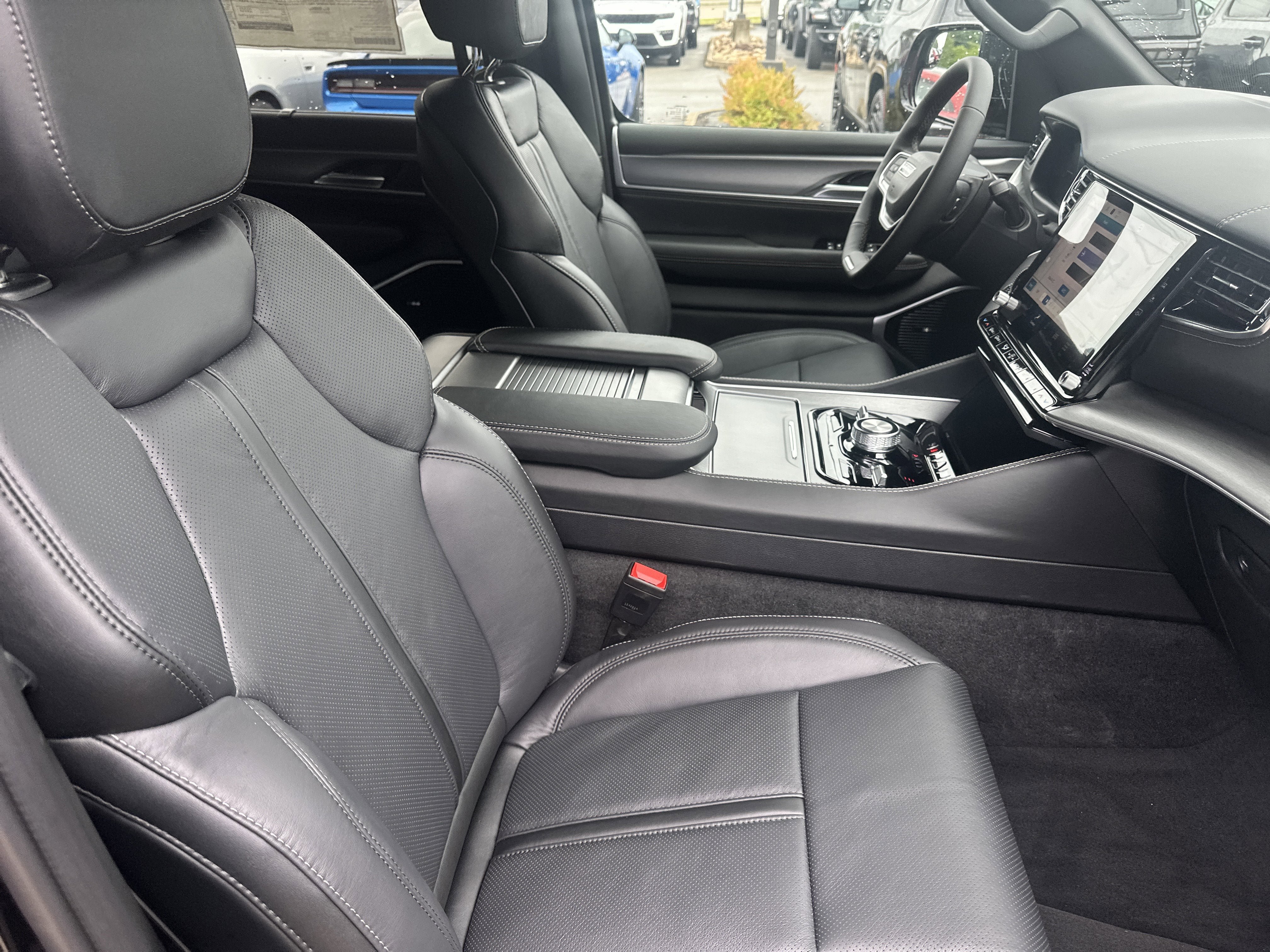 New 2026 Jeep Grand Wagoneer L Limited AWD/4WD image 35