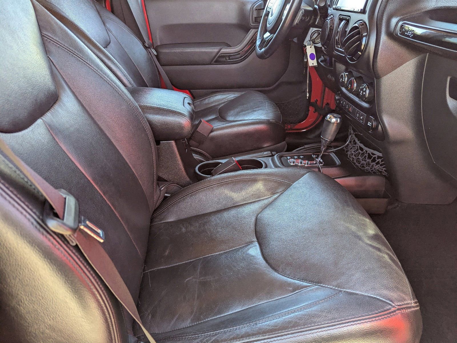 Used 2015 Jeep Wrangler Unlimited Sahara AWD/4WD image 12