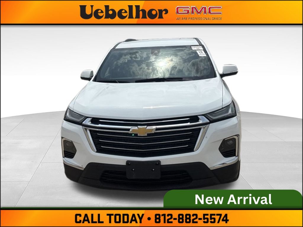 Used 2023 Chevrolet Traverse LT w/ LPO, Cargo Package AWD/4WD image 2