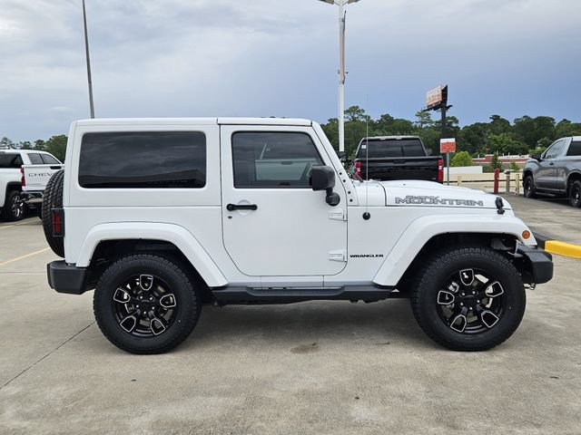 Used 2017 Jeep Wrangler Sahara AWD/4WD image 4
