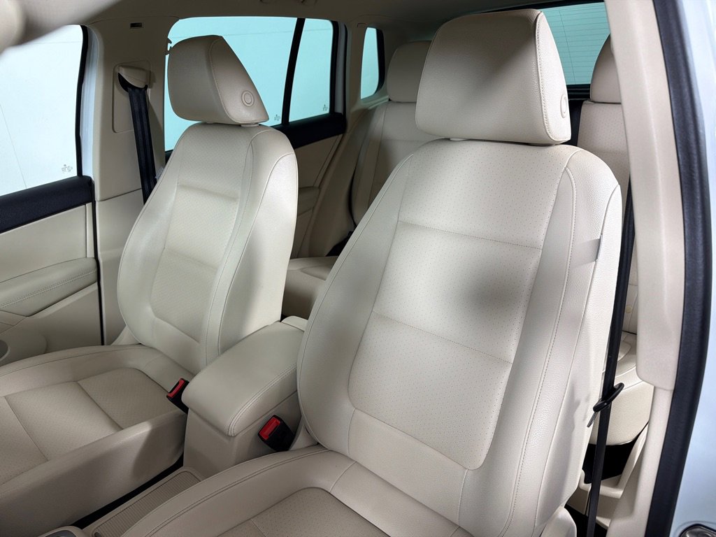 Used 2017 Volkswagen Tiguan Wolfsburg Edition image 13