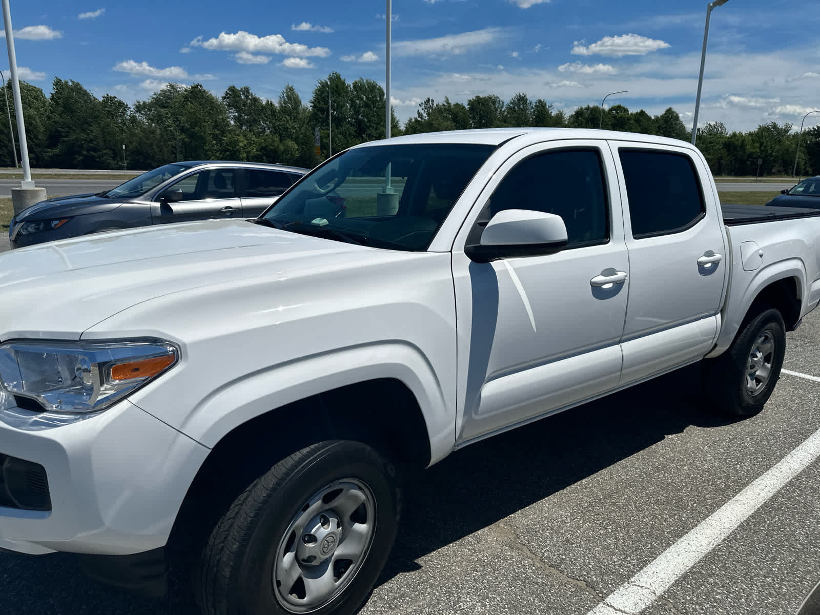 Used 2023 Toyota Tacoma SR AWD/4WD image 1
