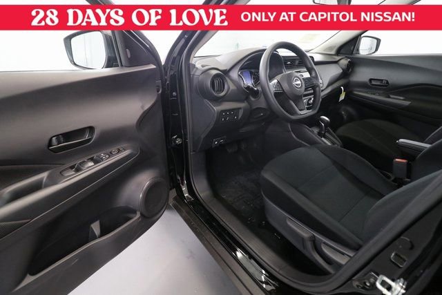 New 2025 Nissan Kicks Play S image 7