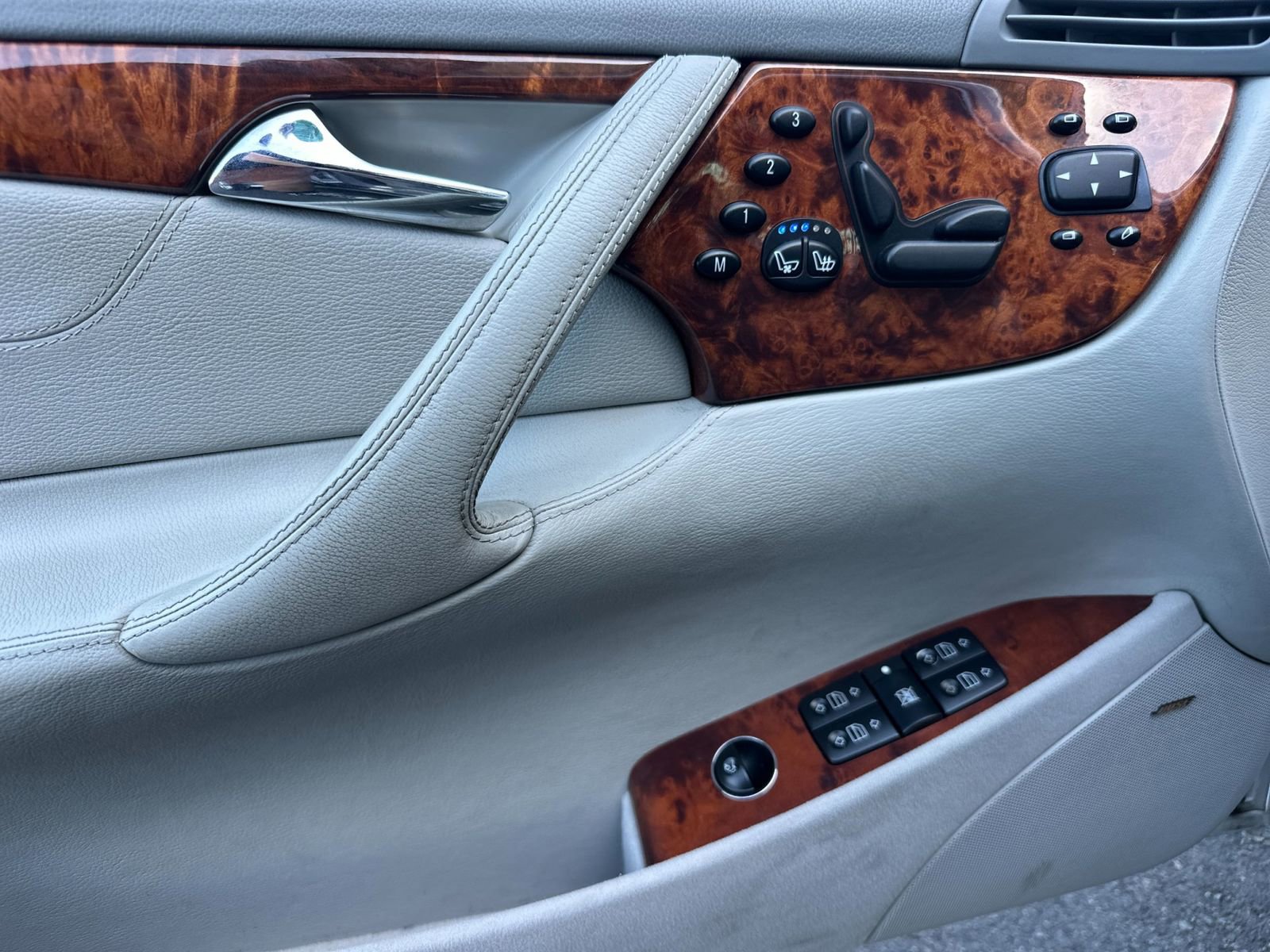 Used 2004 Mercedes-Benz CL 55 AMG image 10