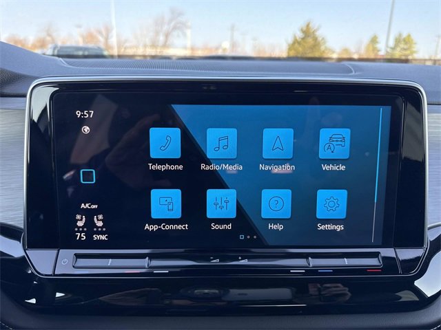 Certified 2025 Volkswagen Atlas Cross Sport SE image 19