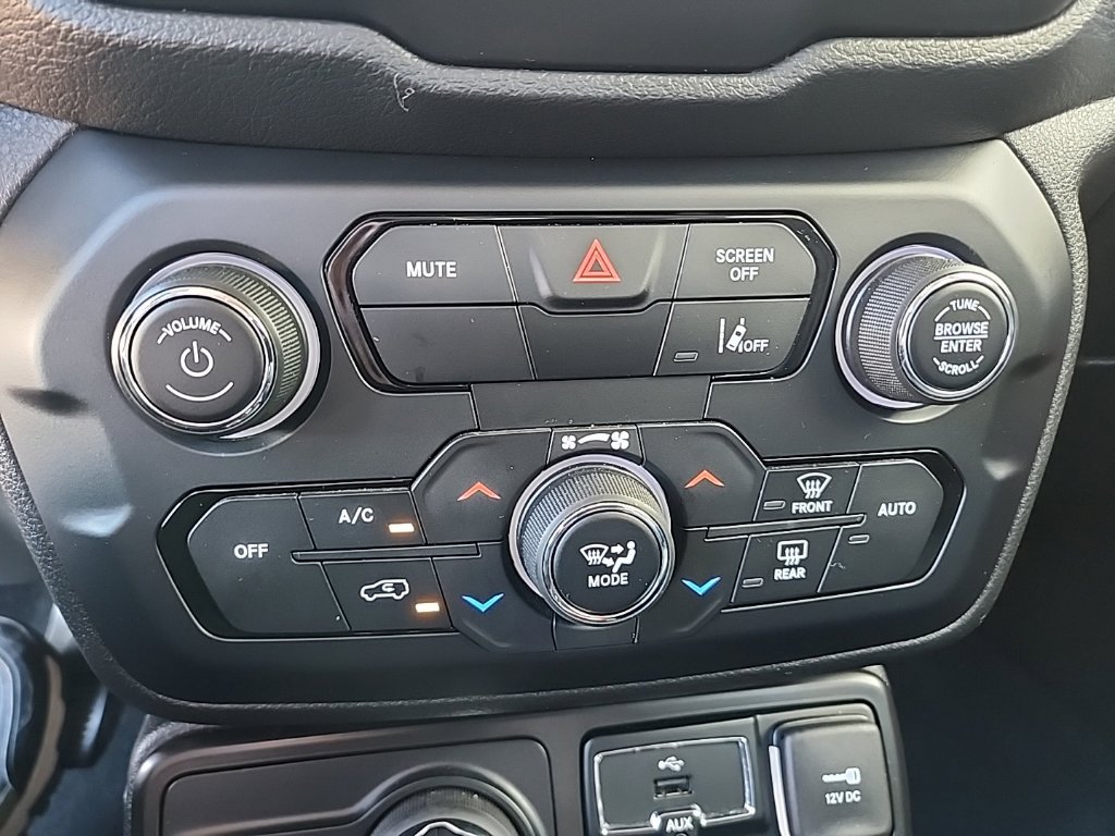 Used 2022 Jeep Renegade Trailhawk AWD/4WD image 21
