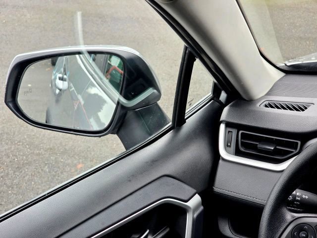 Used 2025 Toyota RAV4 XLE image 15