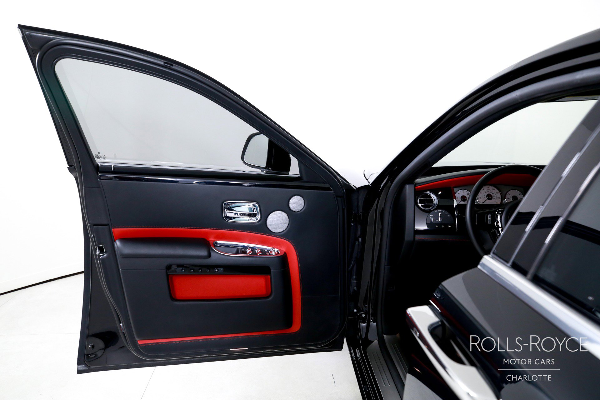 Used 2019 Rolls-Royce Ghost image 11