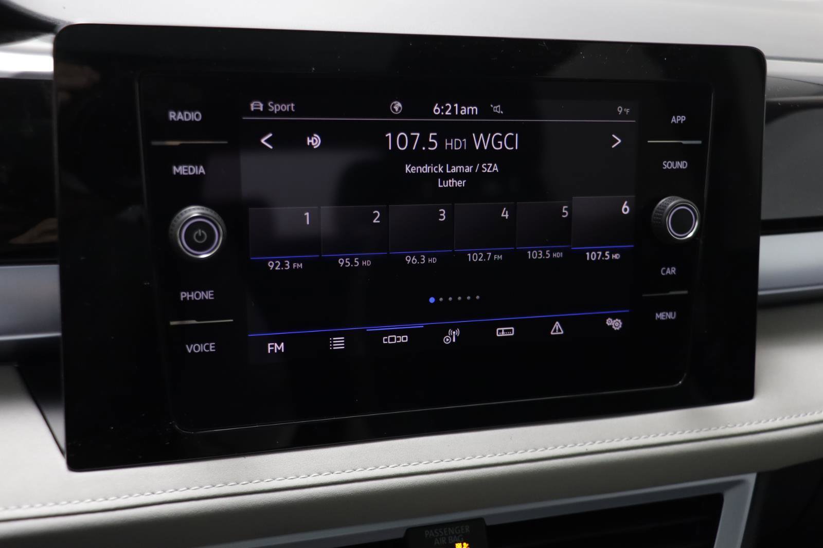 New 2026 Volkswagen Taos SE image 8