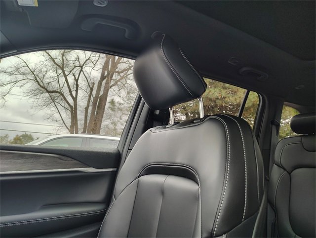 New 2025 Jeep Grand Cherokee Limited w/ Trailer Tow Package image 27