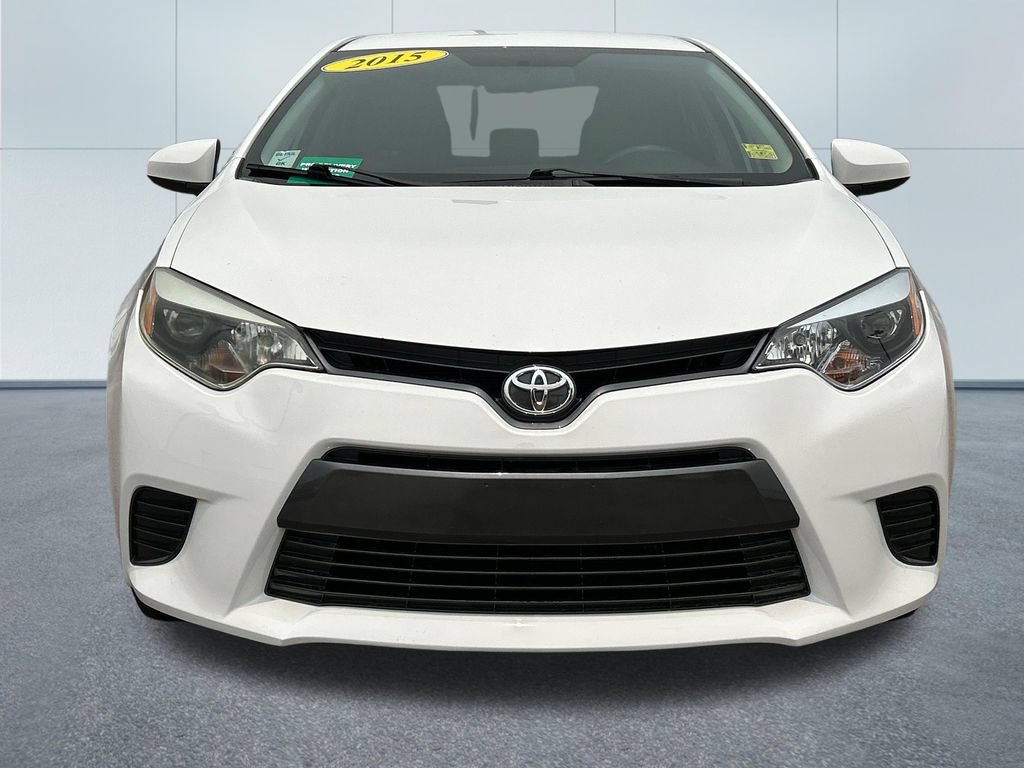 Used 2015 Toyota Corolla LE FWD image 3