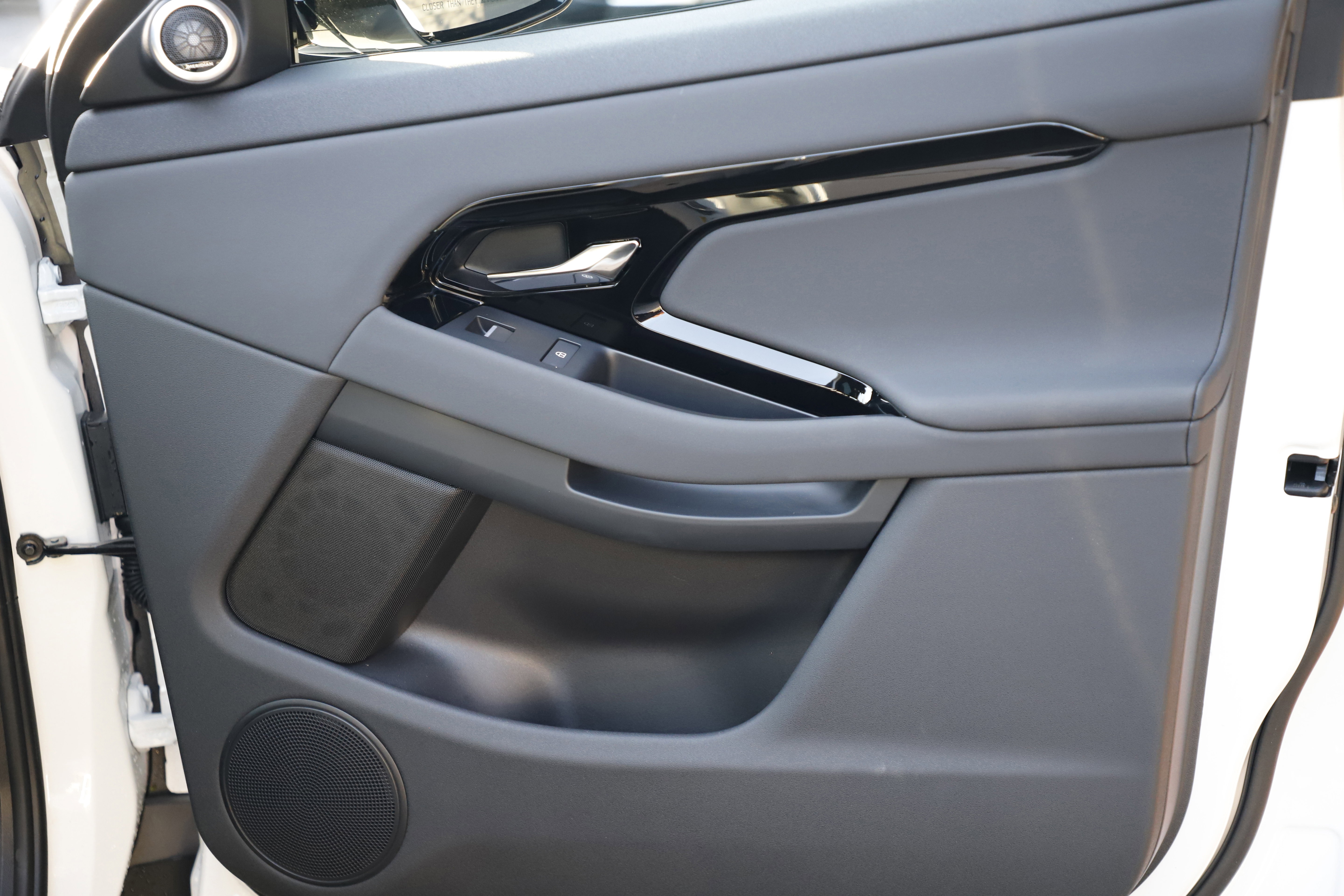 Certified 2025 Land Rover Range Rover Evoque S image 11