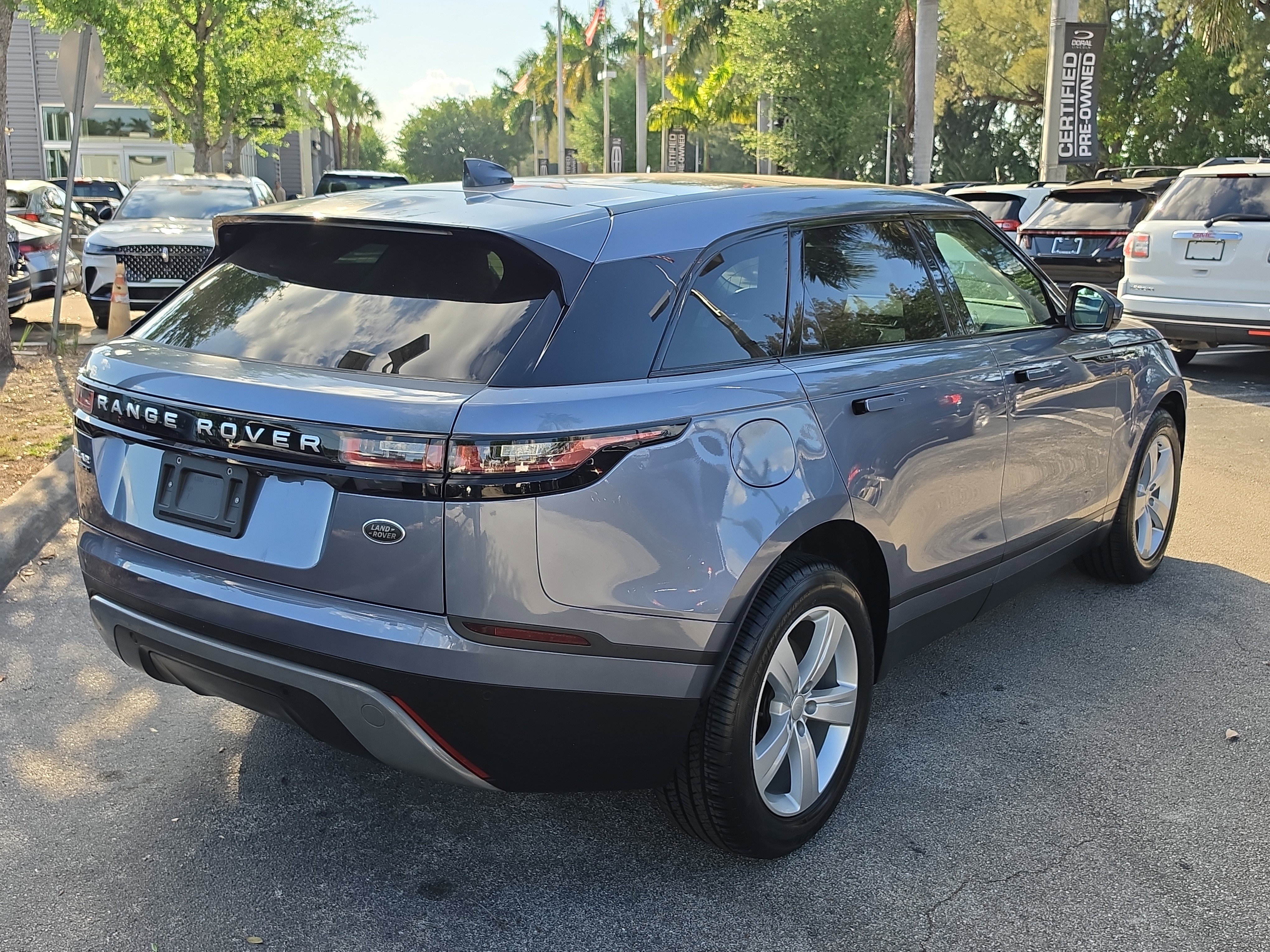Used 2020 Land Rover Range Rover Velar S AWD/4WD image 4
