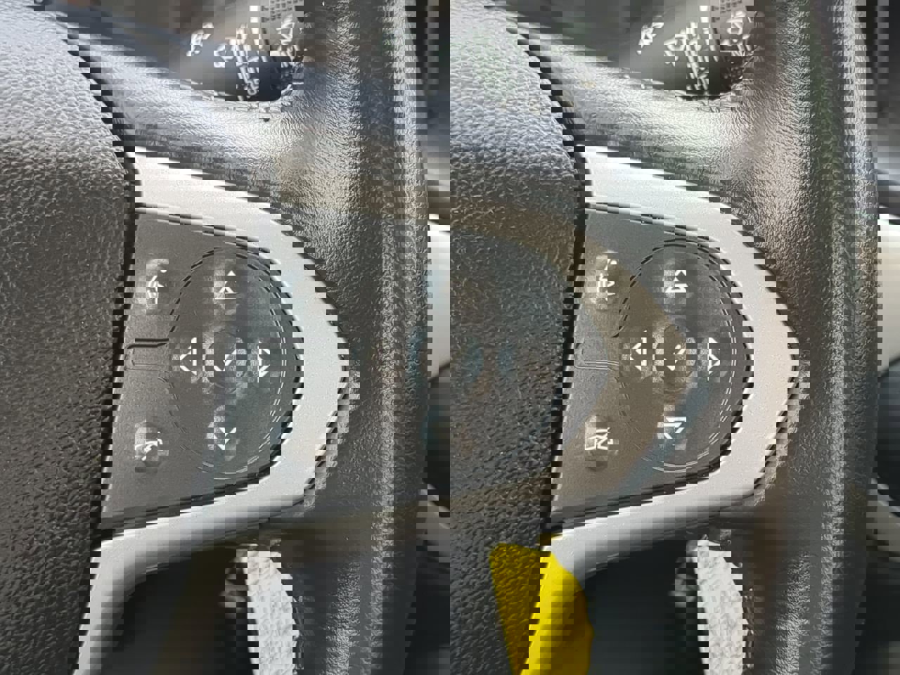 Used 2022 Chevrolet Colorado LT image 24