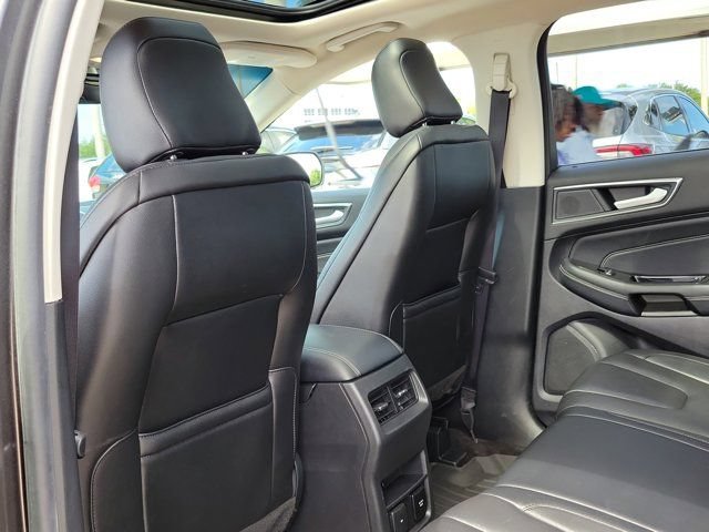 Certified 2020 Ford Edge Titanium w/ Canadian Touring Package AWD/4WD image 13