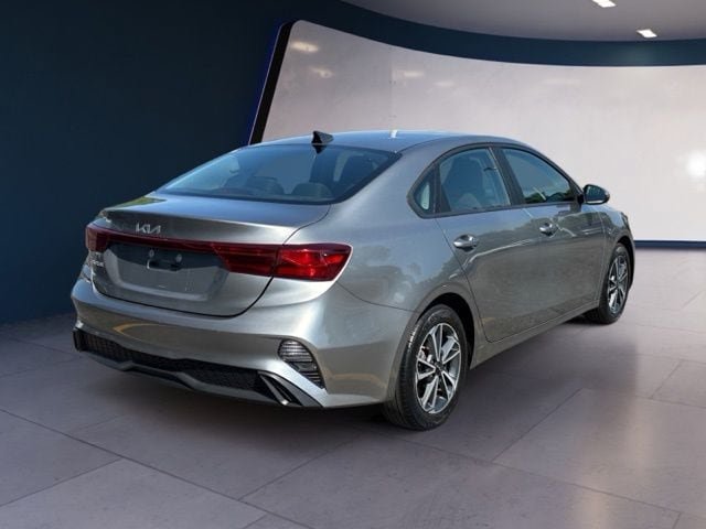Certified 2022 Kia Forte LXS FWD image 5