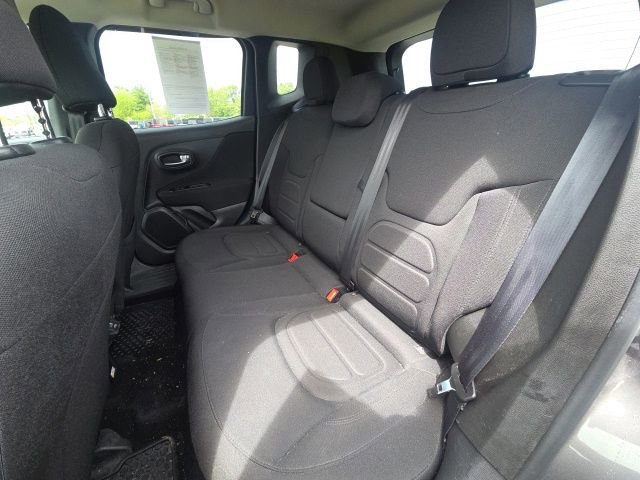 Used 2021 Jeep Renegade Latitude w/ Convenience Group AWD/4WD image 15