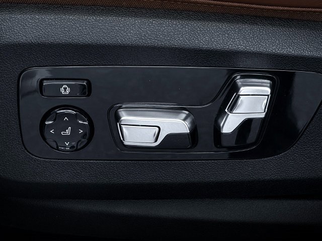 Used 2023 BMW X6 M50i w/ Executive Package image 25