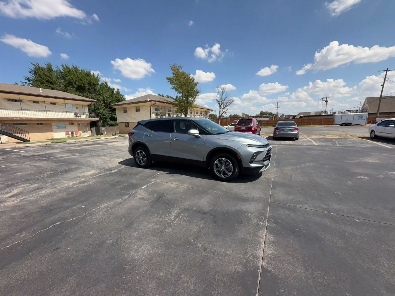 Used 2025 Chevrolet Blazer LT FWD image 2