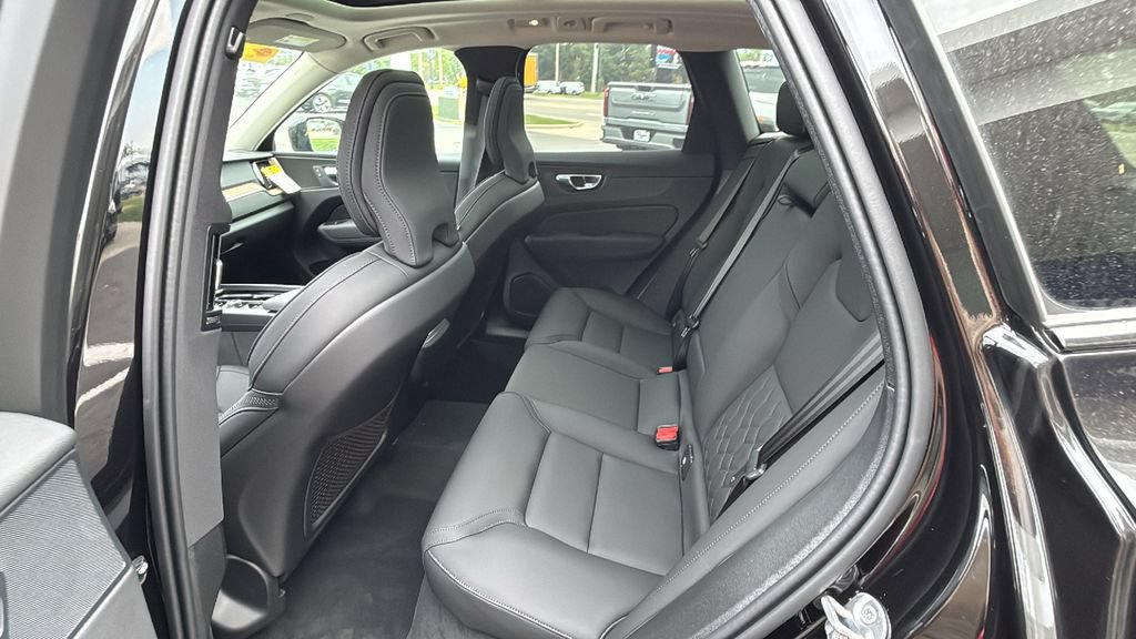 New 2026 Volvo XC60 B5 Plus w/ Protection Package Premier AWD/4WD image 9