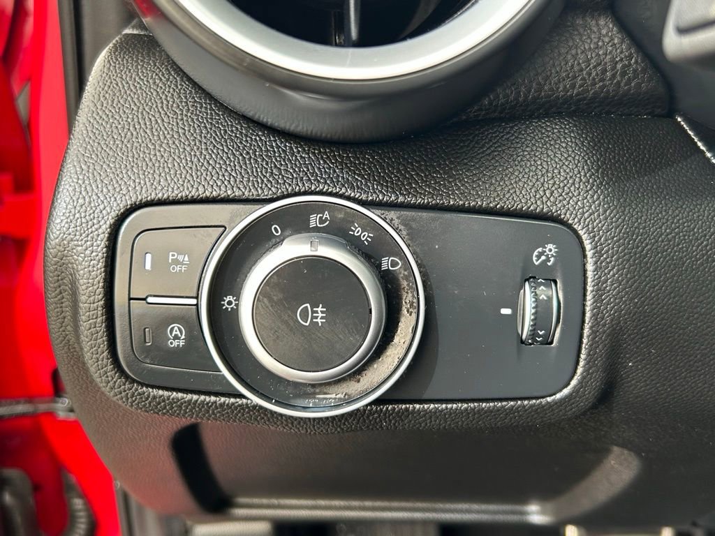 New 2025 Alfa Romeo Giulia w/ Driving Assist Package image 29