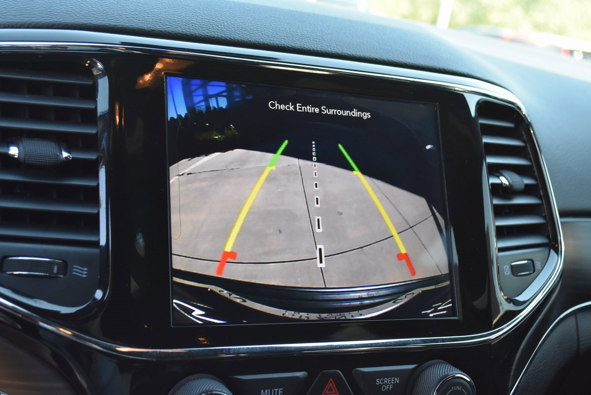 Used 2021 Jeep Grand Cherokee Limited image 22