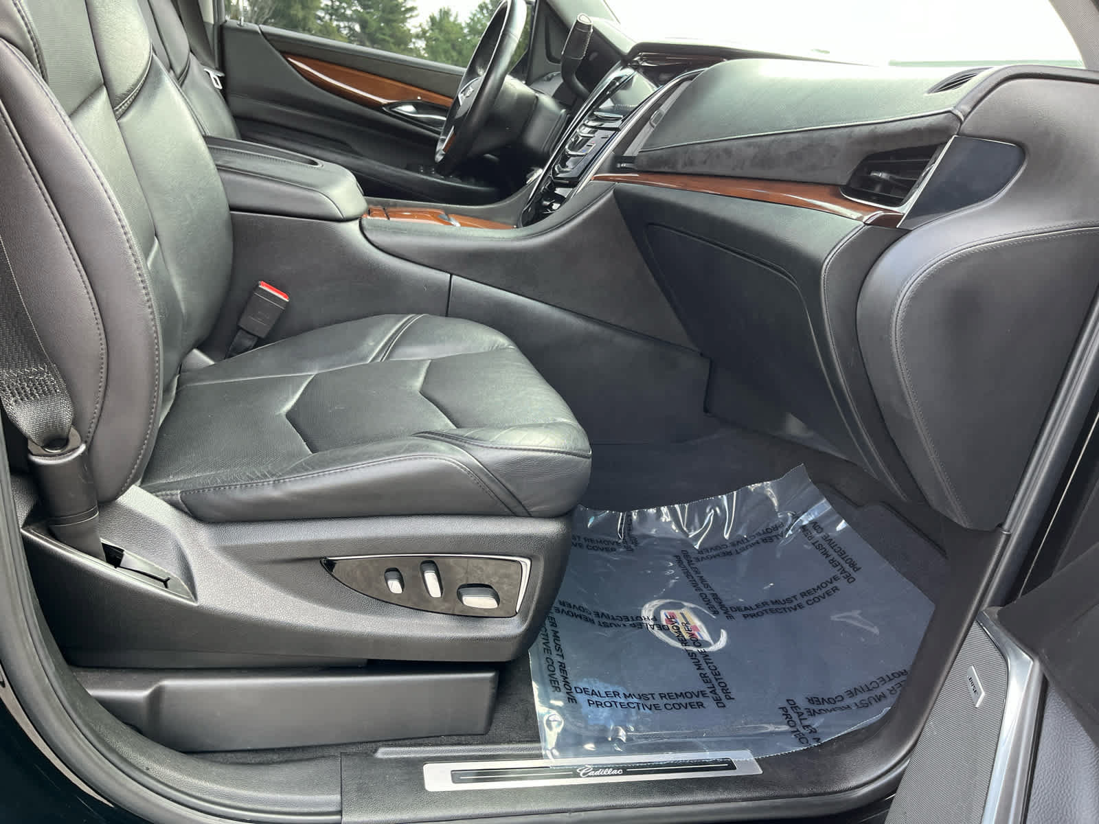 Used 2018 Cadillac Escalade 4WD image 28