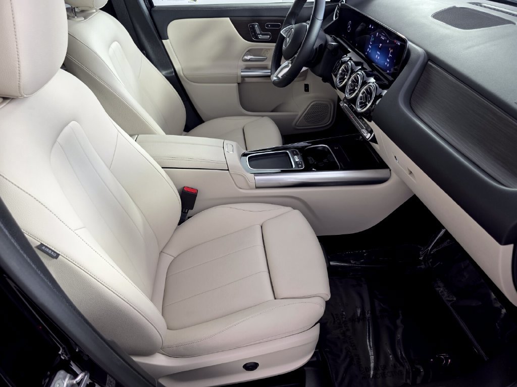 Certified 2025 Mercedes-Benz GLA 250 image 28