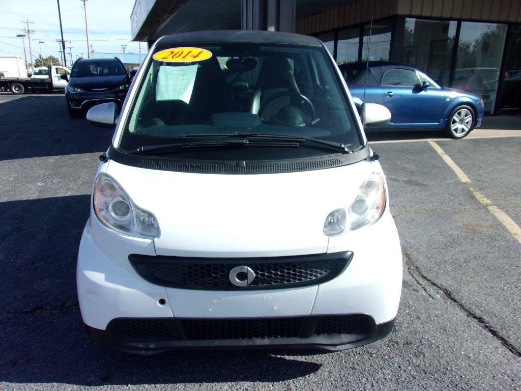 Used 2014 smart fortwo pure RWD image 3