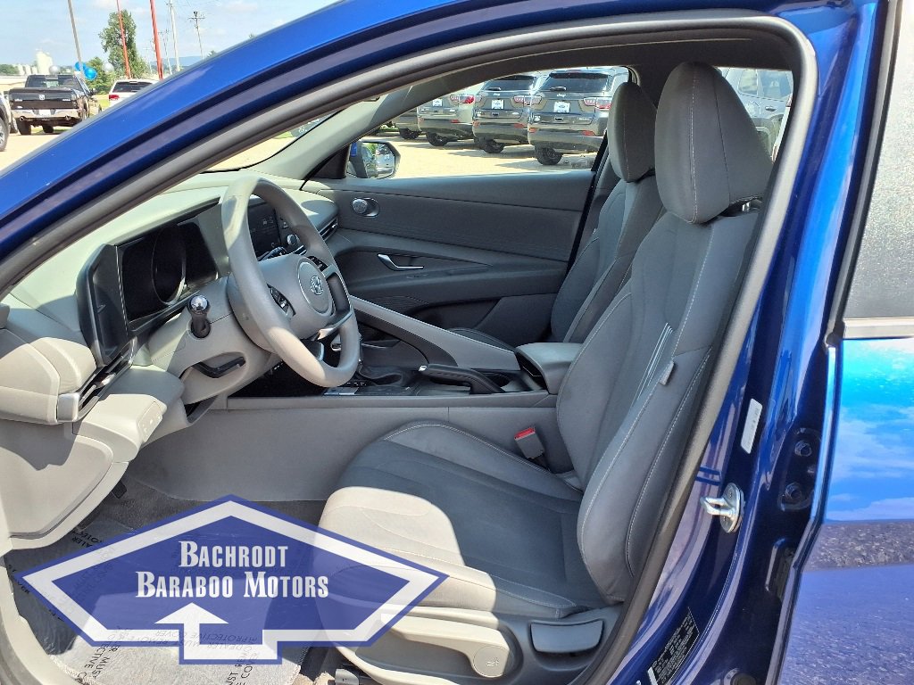 Used 2023 Hyundai Elantra SEL image 4