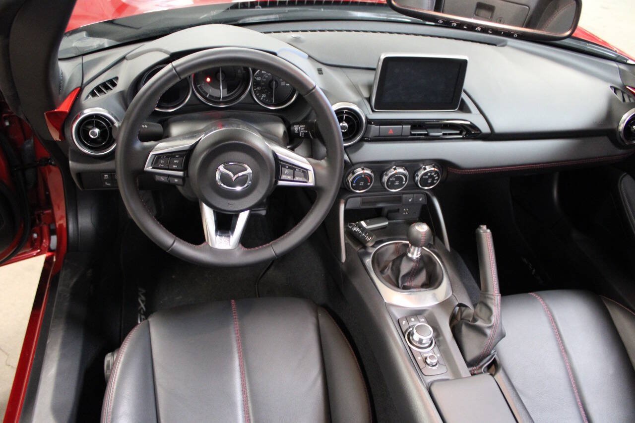 Used 2016 MAZDA MX-5 Miata Grand Touring RWD image 40