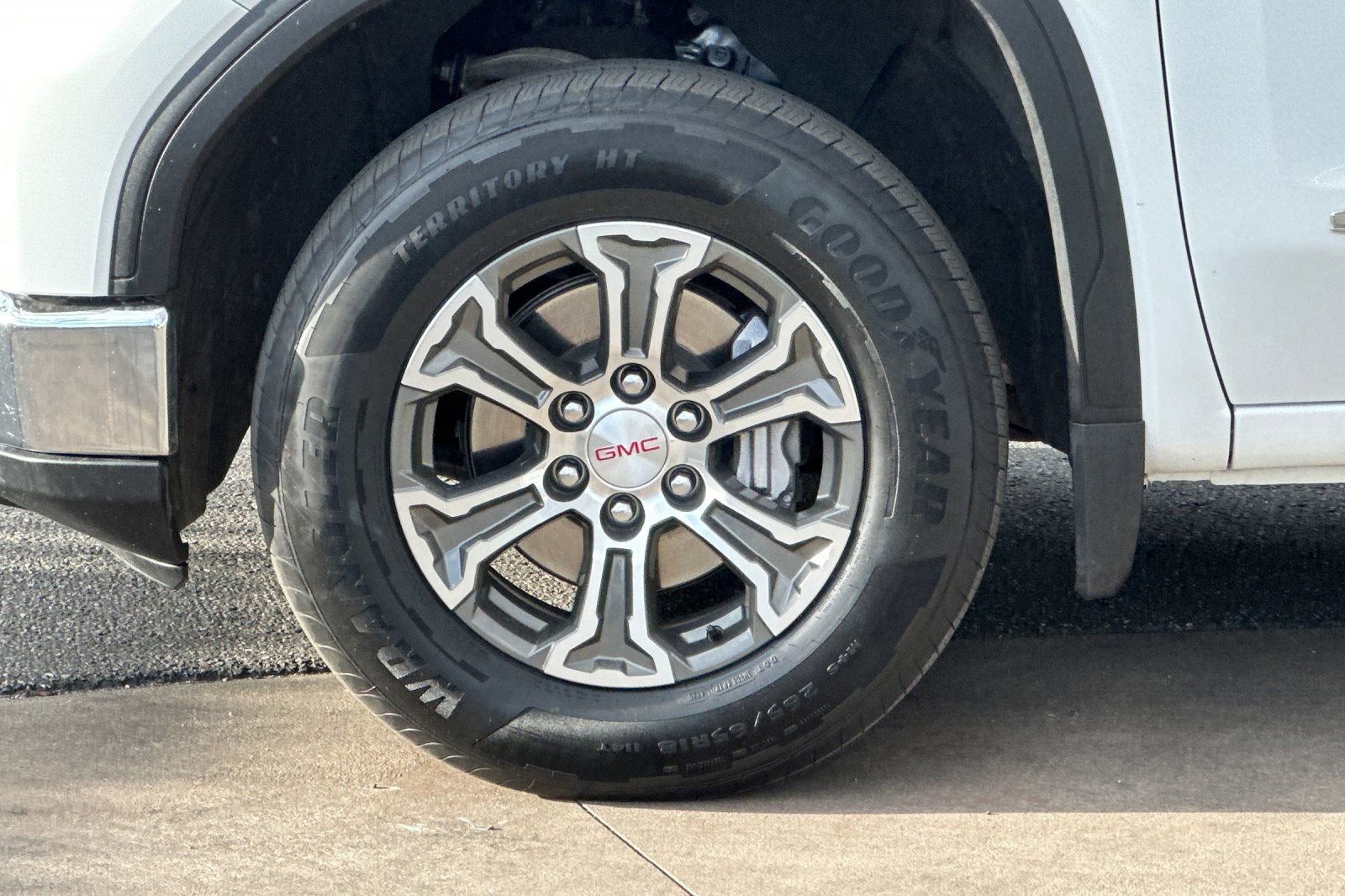 Used 2025 GMC Sierra 1500 SLT RWD image 27