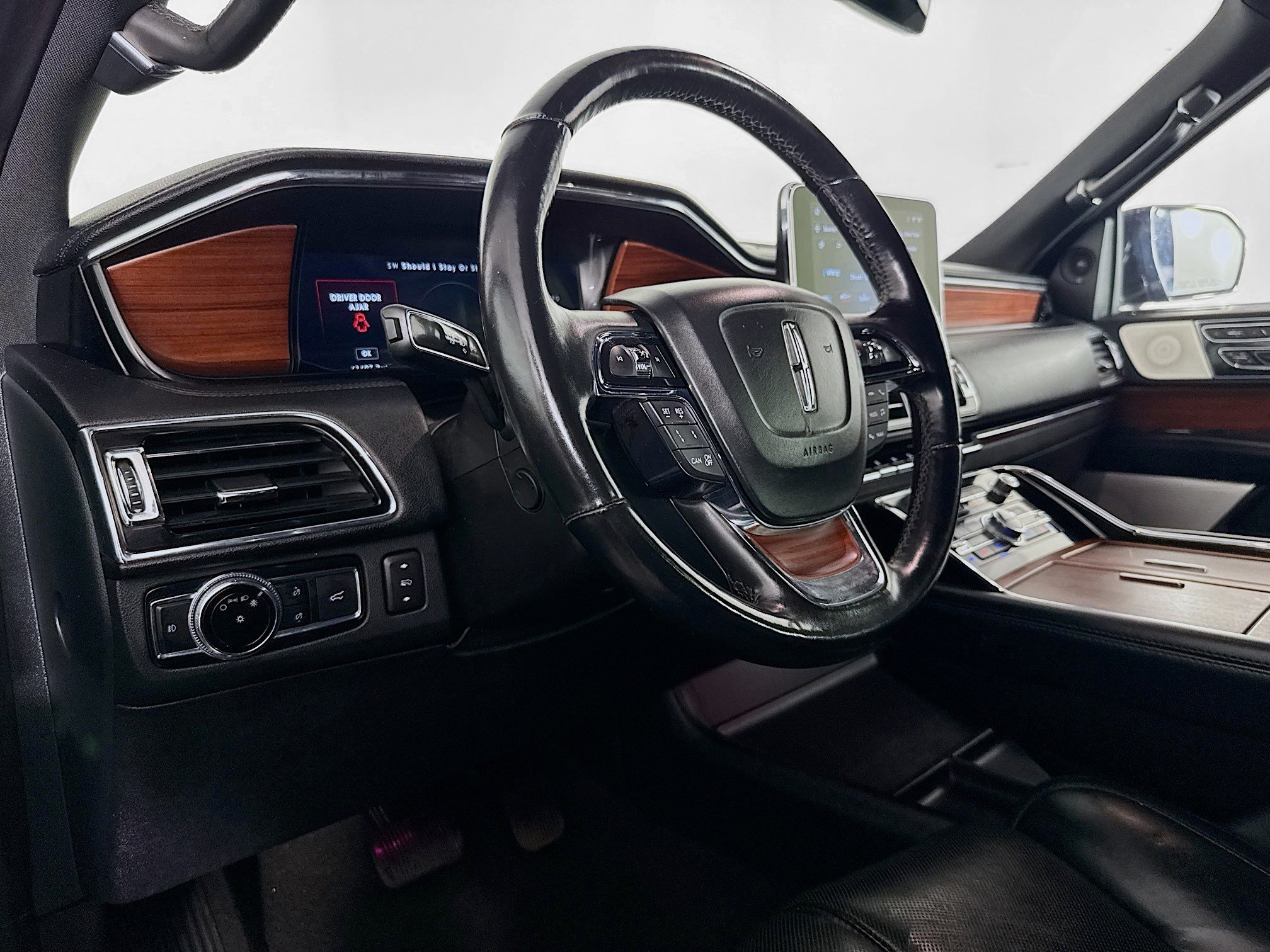 Used 2020 Lincoln Navigator Reserve w/ Luxury Package AWD/4WD image 21