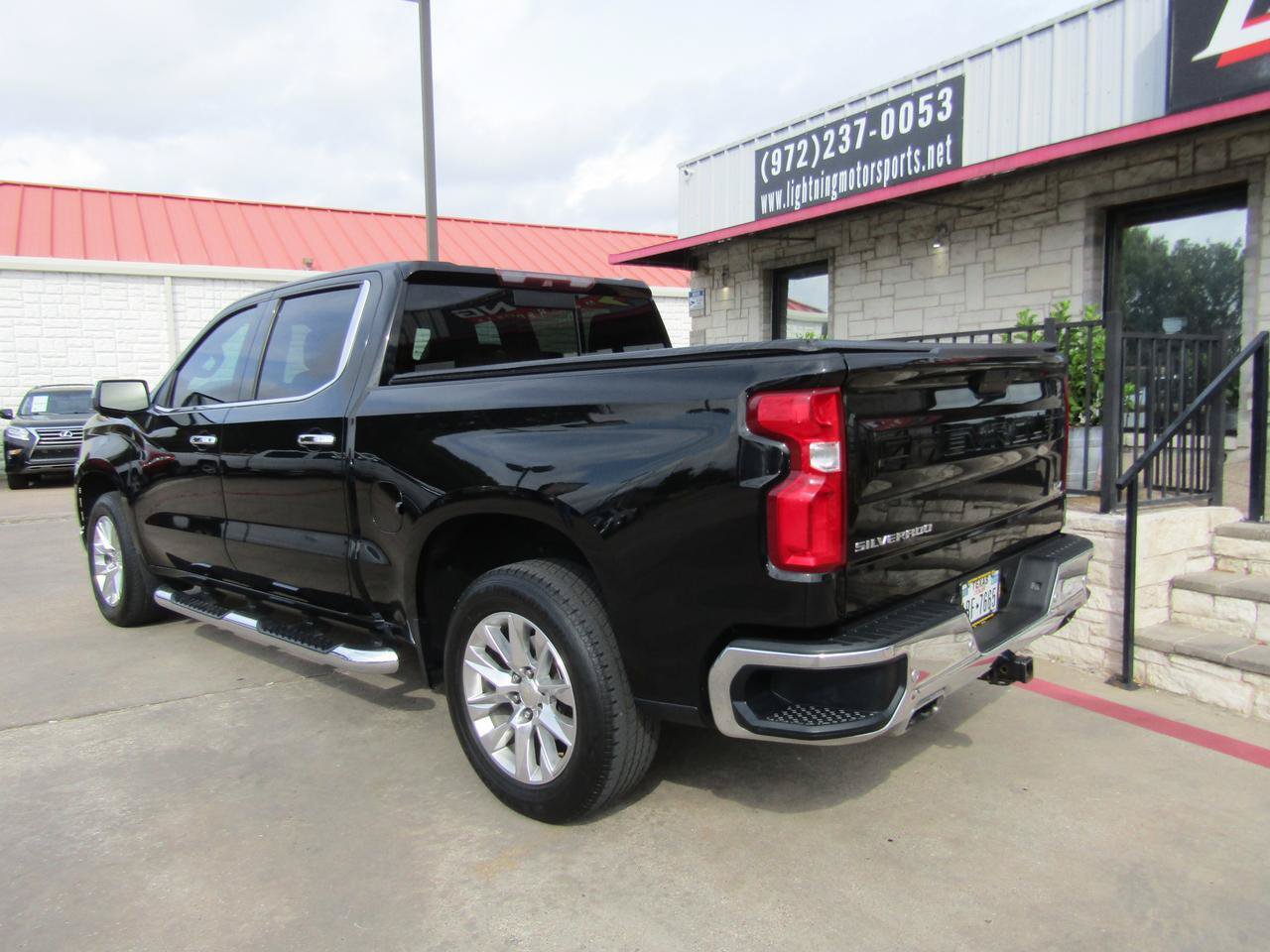 Used 2019 Chevrolet Silverado 1500 LTZ w/ LTZ Premium Package AWD/4WD image 3