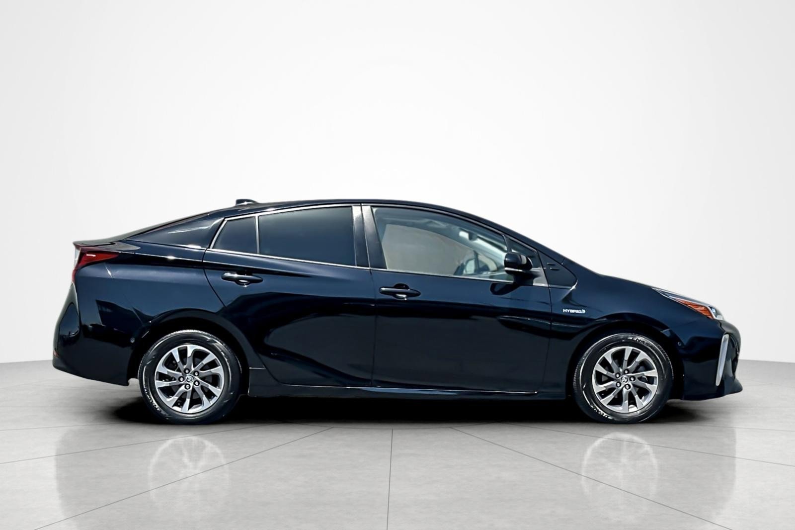 Certified 2022 Toyota Prius Limited w/ Premium Convenience Package FWD image 6