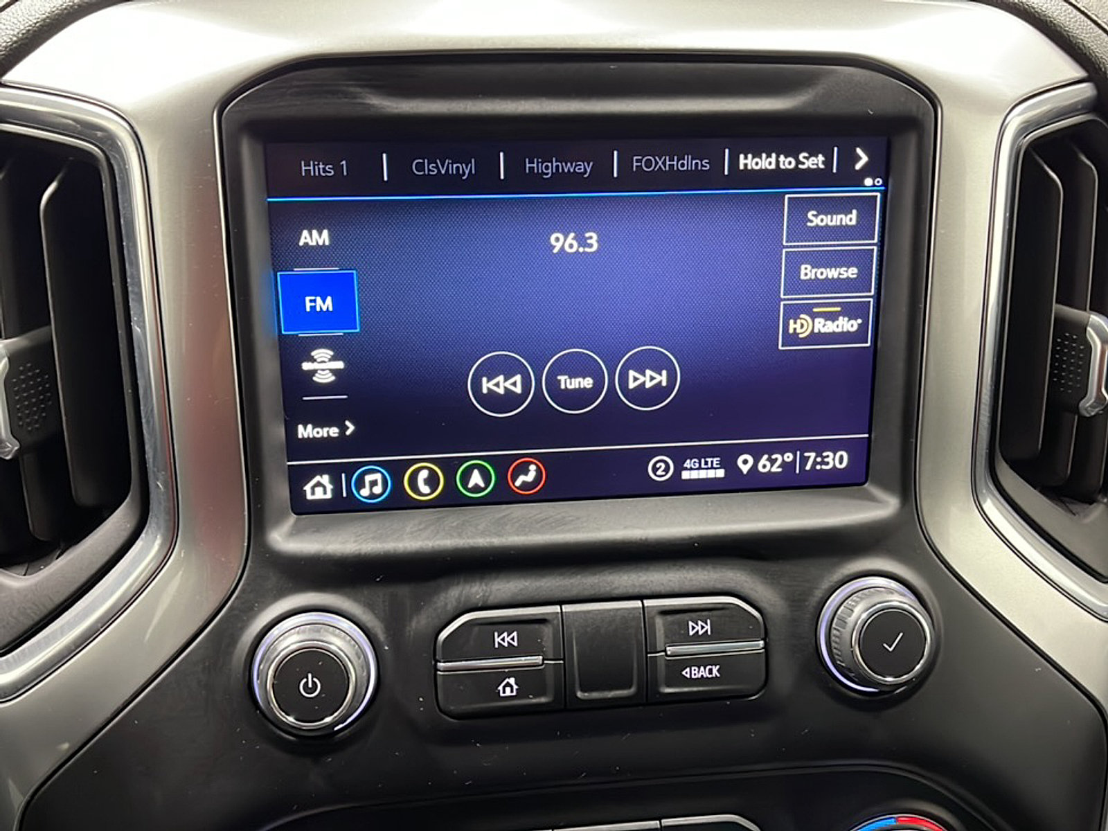 Used 2020 Chevrolet Silverado 2500 LTZ AWD/4WD image 8